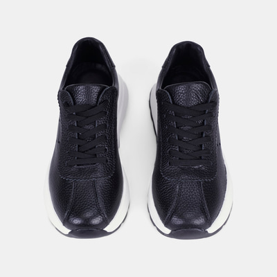 Kadın Siyah Bağcıklı Kalın Tabanlı Deri Sneaker