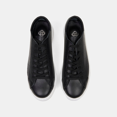 Kadın Siyah Bağcıklı Kalın Tabanlı Deri Spor Ayakkabı