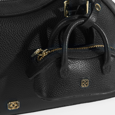 Kadın Siyah Deri Çanta Aksesuarlı Büyük Omuz Çantası