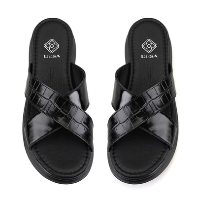 Kadın Siyah Dolgu Topuklu Deri Terlik