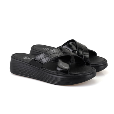 Kadın Siyah Dolgu Topuklu Deri Terlik