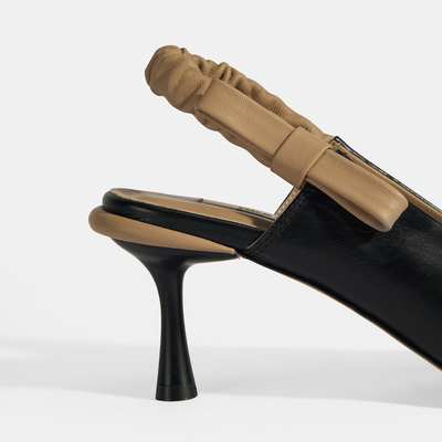 Kadın Siyah Fiyonk Detaylı Lastik Bantlı Deri Topuklu Ayakkabı