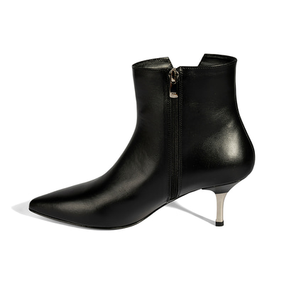 Kadın Siyah İnce Topuklu Sivri Burunlu Deri Bot
