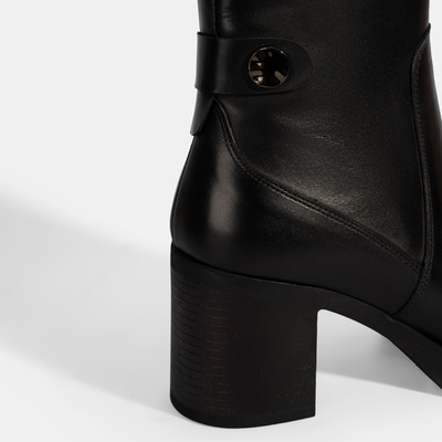 Kadın Siyah Kalın Topuklu Deri Bot