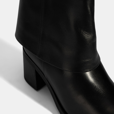 Kadın Siyah Katlama Detaylı Topuklu Deri Bot