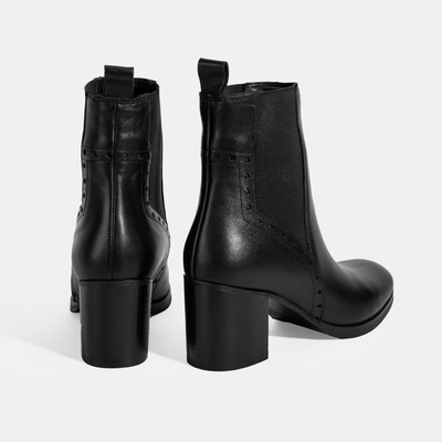 Kadın Siyah Lastik Detaylı Topuklu Deri Bot