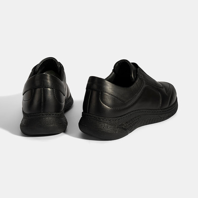 Kadın Siyah Lastikli Deri Spor Ayakkabı