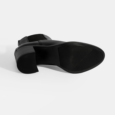 Kadın Siyah Lastikli Topuklu Deri Bot