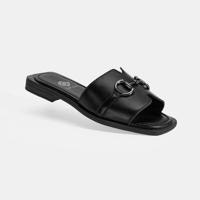 Kadın Siyah Metal Toka Aksesuarlı Deri Terlik