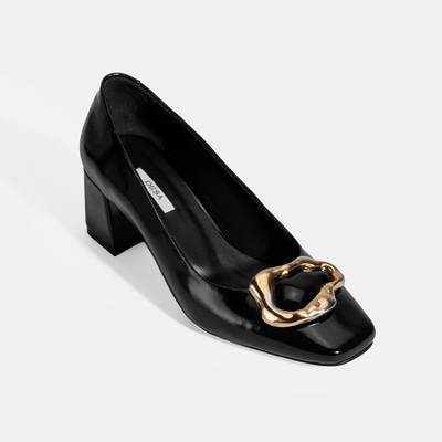 Kadın Siyah Metal Toka Aksesuarlı Rugan Topuklu Ayakkabı