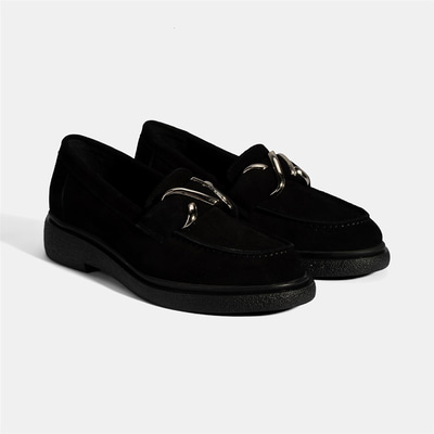 Kadın Siyah Metal Toka Detaylı Süet Loafer