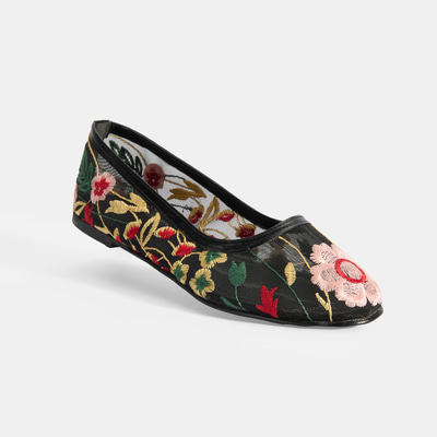 Kadın Siyah Nakış İşleme Detaylı Fileli Babet