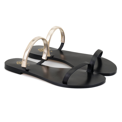 Kadın Siyah Parlak Aksesuarlı Deri Terlik