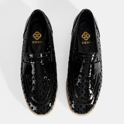 Kadın Siyah Perforeli Rugan Loafer