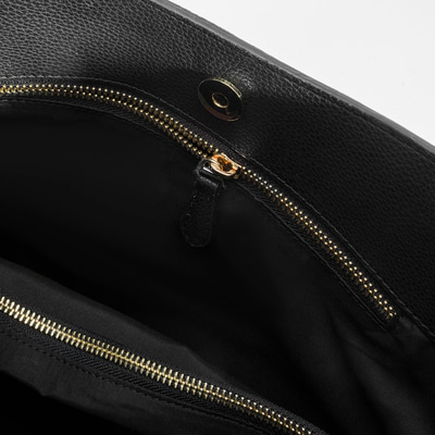 Kadın Siyah Püskül Detaylı Omuz Çantası