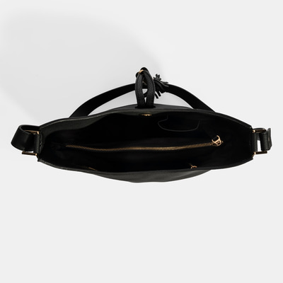 Kadın Siyah Püskül Detaylı Omuz Çantası