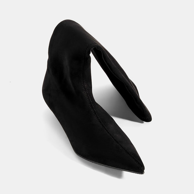 Kadın Siyah Sivri Burunlu Topuklu Stretch Çizme