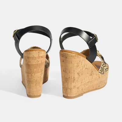 Kadın Siyah Toka Aksesuarlı Deri Detaylı Dolgu Topuklu Sandalet