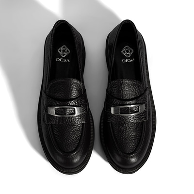 Kadın Siyah Toka Aksesuarlı Kalın Tabanlı Deri Loafer