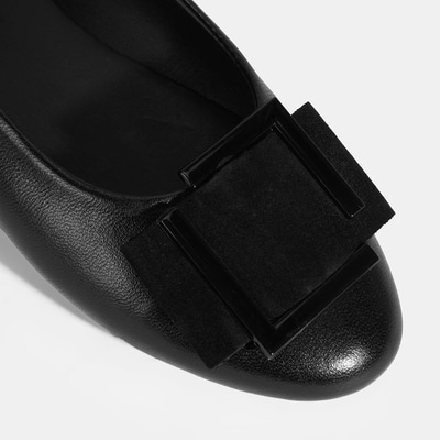 Kadın Siyah Tokalı Deri Babet