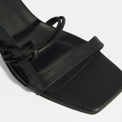 Kadın Siyah Topuklu Deri Sandalet