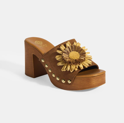 Kadın Taba Çiçek Aksesuarlı Süet Topuklu Terlik