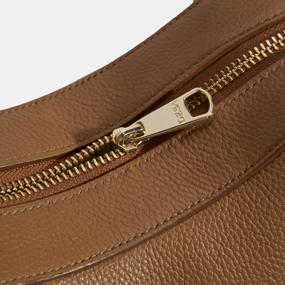 Kadın Taba Deri Çanta Aksesuarlı Büyük Omuz Çantası