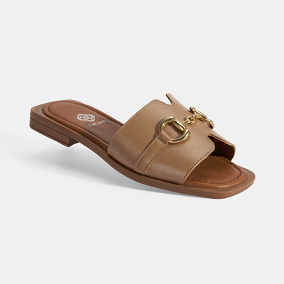 Kadın Taba Metal Toka Aksesuarlı Deri Terlik