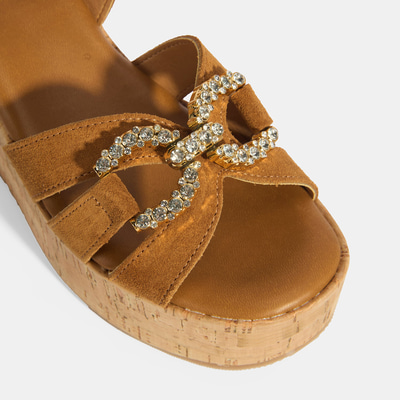 Kadın Taba Taşlı Toka Aksesuarlı Süet Dolgu Topuklu Sandalet