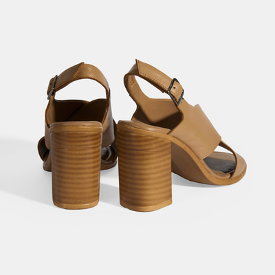 Kahve Kadın Toka Detaylı Deri Sandalet