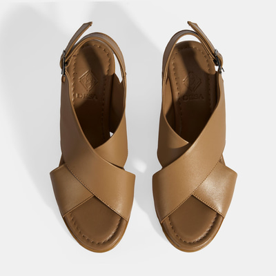 Kahve Kadın Toka Detaylı Deri Sandalet