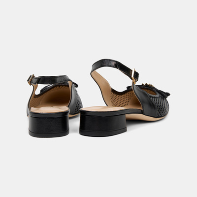 Luca Grossi Kadın Siyah Perforeli Kurdele Detaylı Deri Klasik Ayakkabı