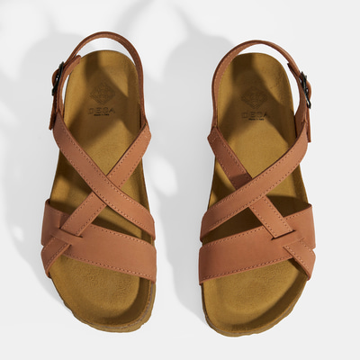 Pembe Kadın Toka Detaylı Süet Sandalet