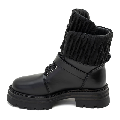 Sanda Siyah Kadın Kapitone Detaylı Deri Bot