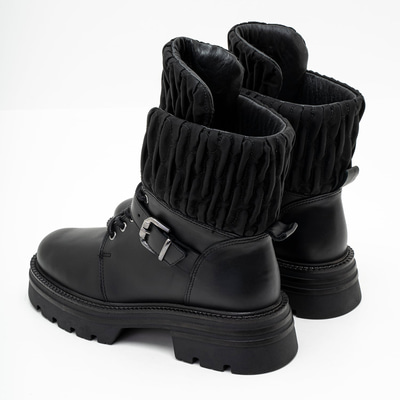 Sanda Siyah Kadın Kapitone Detaylı Deri Bot