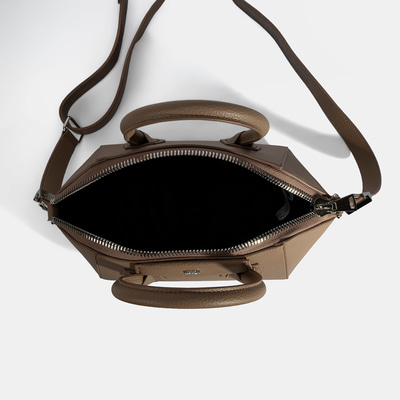 SHO-0107 AW25 KADIN OMUZ ÇANTASI