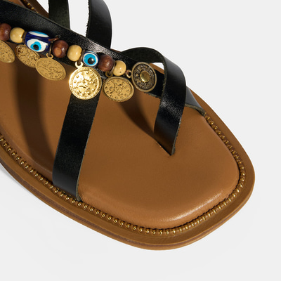 Siyah Kadın Toka Detaylı Aksesuarlı Deri Sandalet