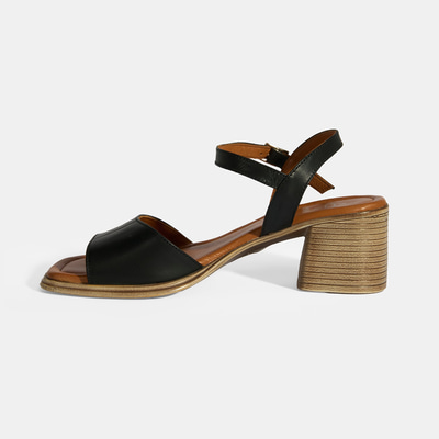 Siyah Kadın Toka Detaylı Deri Sandalet