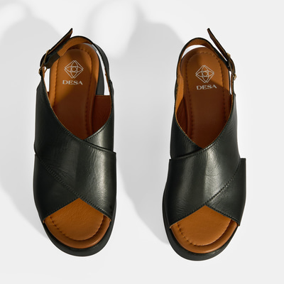 Siyah Kadın Toka Detaylı Deri Sandalet