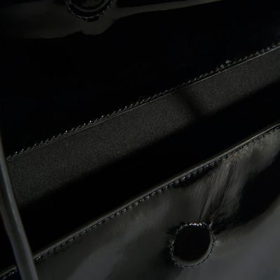 Siyah Kadın Yaprak Detaylı Deri Omuz Çantası