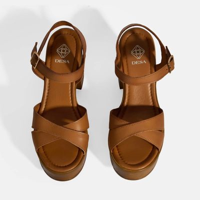 Taba Kadın Toka Detaylı Deri Sandalet