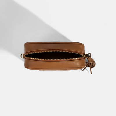 XXX DE-12593 SS25 KADIN POSTACI ÇANTASI