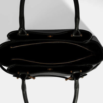 YNK-0004 SS26 KADIN OMUZ ÇANTASI