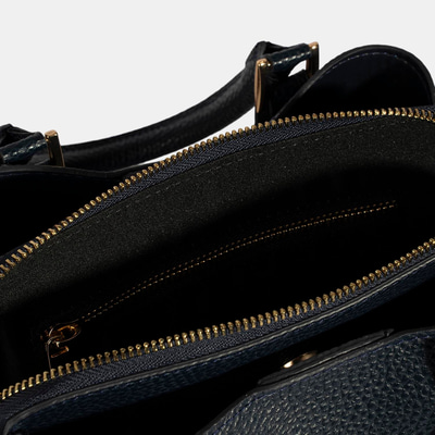 YNK-0005 AW25 KADIN OMUZ ÇANTASI