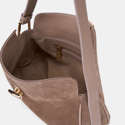 YNK-0018 SS26 KADIN OMUZ ÇANTASI