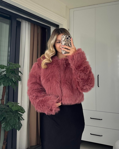 PEMBE TÜYLÜ CEKET