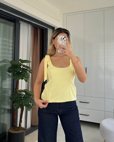 SARI FİYONK ASKILI BLUZ