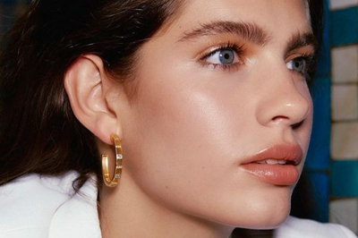 TIMELESS PIECE HOOP EARRINGS