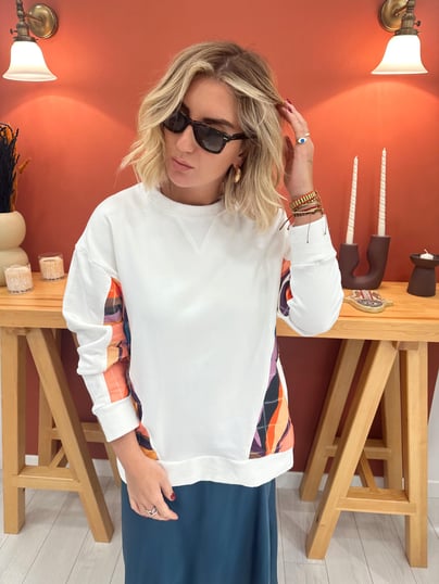 Orjinal Model Renkli Kapitone Detaylı Ekru Sweat