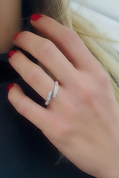 Baget Zirkon Taş detaylı 925ayar gmümüş Ayarlanabilir Yüzük 